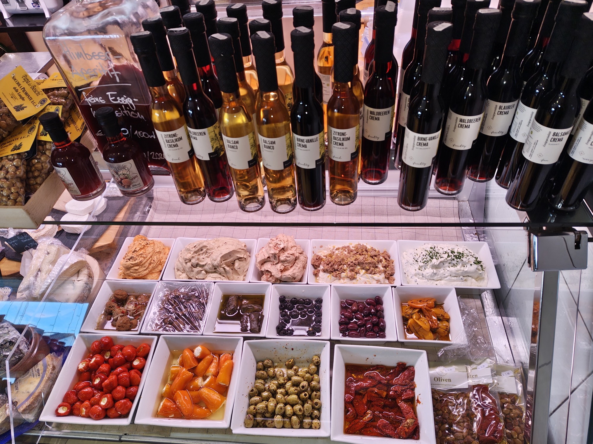 Antipasti und Öle bei Der kleine Wolf